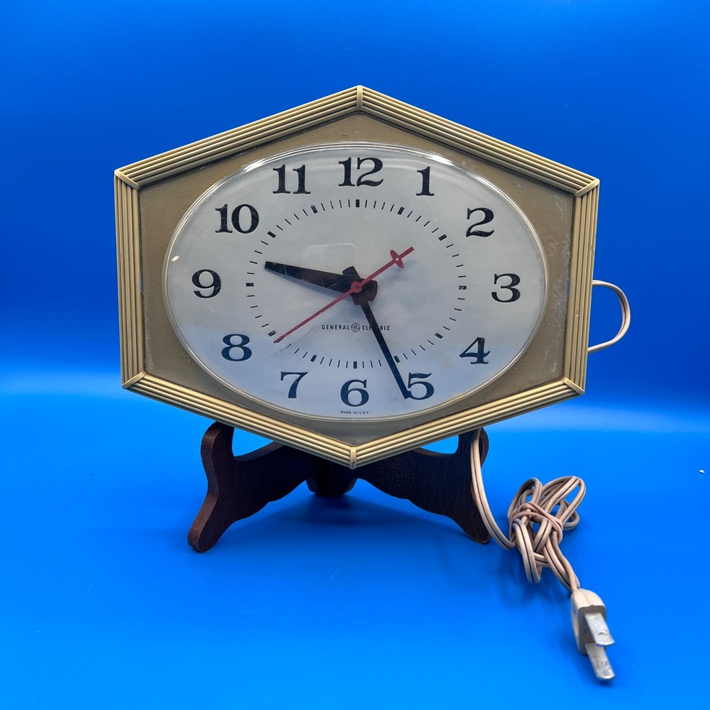 Vintage General Electric Wall Clock Model 2154 Hexagon MCM Electric GE works!